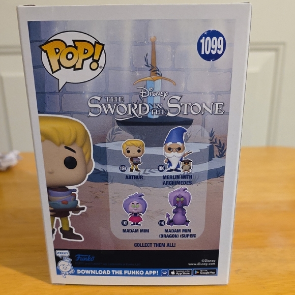 Funko Pop! Arthur with Yellow Hair and Purple Outfit - Picture 3 of 4